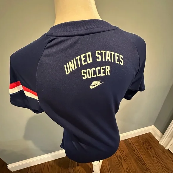 Nike USA Team Navy Blue Jersey Size Small - Picture 2 of 2